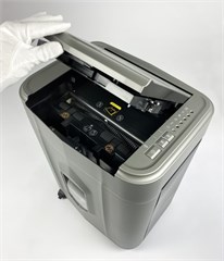 Шредер Heleos АП23-5 серый/серебристый с автоподачей (секр.P-5) фрагменты 145лист. 23лтр. скрепки ск АП23-5