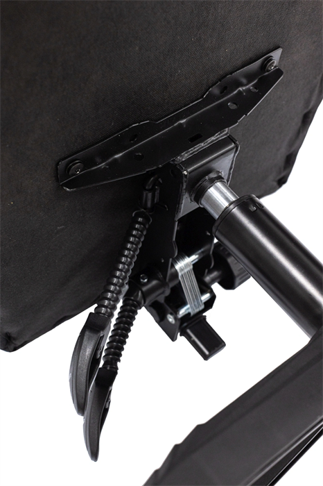 Кресло игровое Knight Wolf RGB черный с подголов. крестов. пластик пластик черный KNIGHT WOLF RGB B