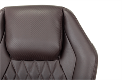Кресло руководителя Бюрократ _Aura коричневый кожа крестов. алюминий _AURA/BROWN