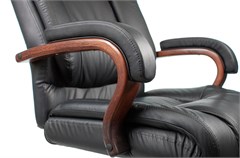 Кресло руководителя Бюрократ T-9925WALNUT черный кожа/иск.кожза крестов. металл/дерево T-9925WALNUT/BLACK